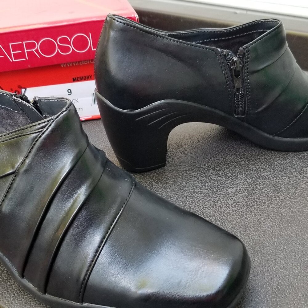 Aerosoles Sawcurity Black Ankle Boots Zip Booties Sz 9 M Comfort Pleated NIB